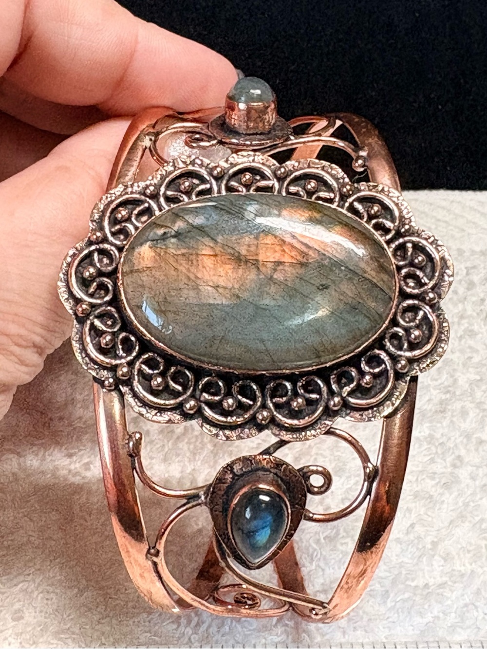 Genuine pure Copper Cuff Bracelet with Labradorite Center Stone 39 grams